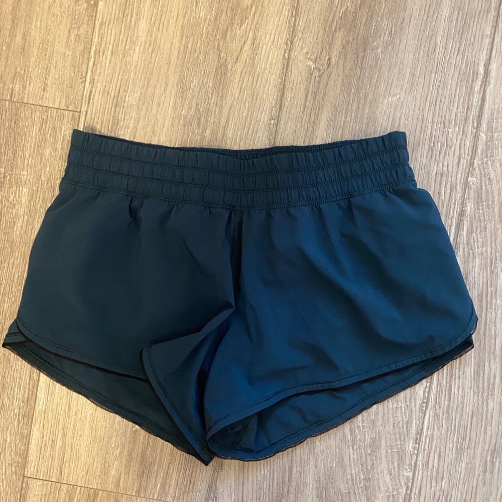 lululemon shorts size 4 submarine